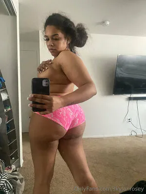 Skylar Rosey OnlyFans Leaked Free Thumbnail Picture - #WfBRaZ6jJ1