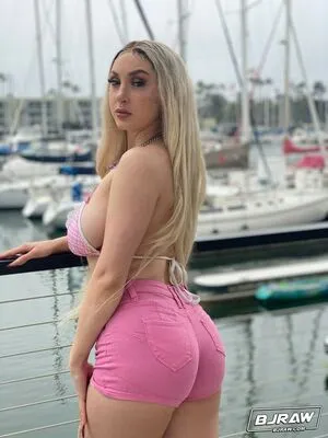 Skylar Vox OnlyFans Leaked Free Thumbnail Picture - #QualflRyDS