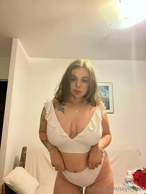 Skyli Kerr OnlyFans Leaked Free Thumbnail Picture - #xECu7Tyecu