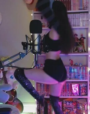 Skymi Chan OnlyFans Leaked Free Thumbnail Picture - #1lxx5TypAH