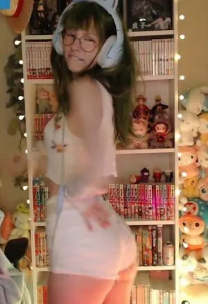 Skymi Chan OnlyFans Leaked Free Thumbnail Picture - #4HLnMEdxCU