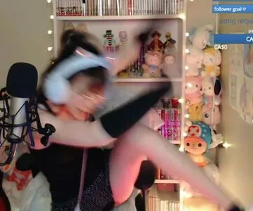 Skymi Chan OnlyFans Leaked Free Thumbnail Picture - #8NfWS254zy