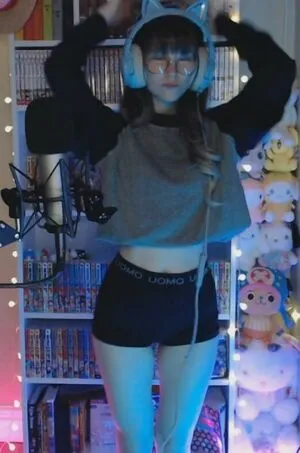 Skymi Chan OnlyFans Leaked Free Thumbnail Picture - #AArJHlxAA0