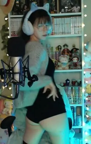 Skymi Chan OnlyFans Leaked Free Thumbnail Picture - #C1B6WUBMTs