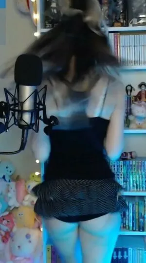 Skymi Chan OnlyFans Leaked Free Thumbnail Picture - #IdiIOD5SYu