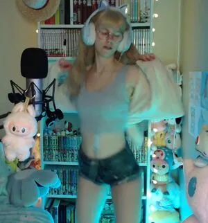 Skymi Chan OnlyFans Leaked Free Thumbnail Picture - #Kn2QViuMjk