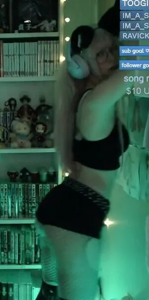 Skymi Chan OnlyFans Leaked Free Thumbnail Picture - #L7fBC40BWg