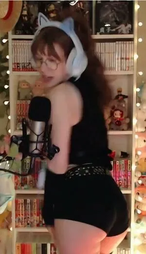 Skymi Chan OnlyFans Leaked Free Thumbnail Picture - #X8Iwh0BozM