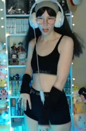 Skymi Chan OnlyFans Leaked Free Thumbnail Picture - #Yhpeogfevv