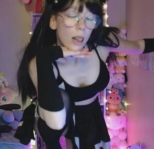 Skymi Chan OnlyFans Leaked Free Thumbnail Picture - #r9jsek3Sp3