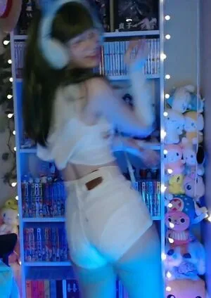 Skymi Chan OnlyFans Leaked Free Thumbnail Picture - #wut8c99UIT