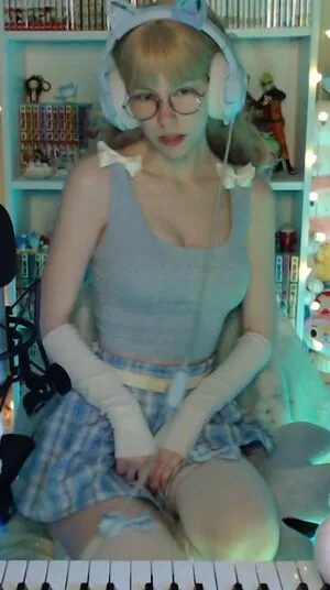 Skymi Chan OnlyFans Leaked Free Thumbnail Picture - #yfJefb0rir