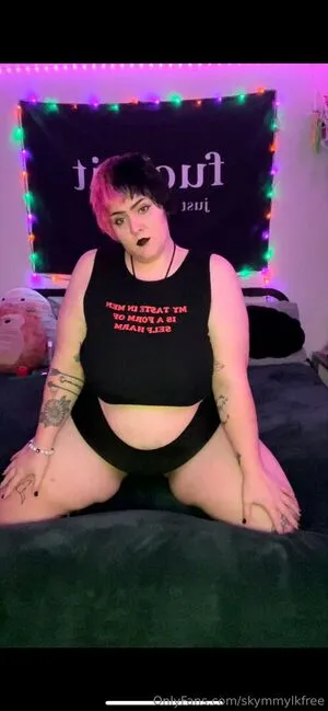 Skymmylkfree OnlyFans Leaked Free Thumbnail Picture - #77L8mnwJDi