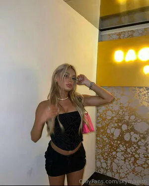 Skymoretti OnlyFans Leaked Free Thumbnail Picture - #h6rp9dgq67
