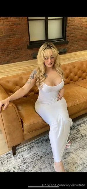 Skyyluxefree OnlyFans Leaked Free Thumbnail Picture - #w7T2c6CMkR