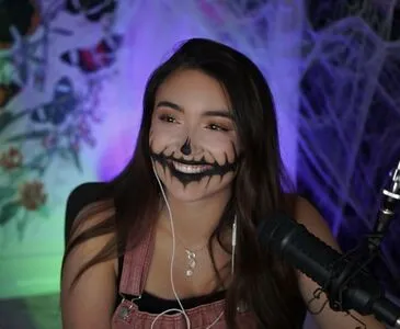 Skyytea OnlyFans Leaked Free Thumbnail Picture - #4RqbiyaDDI