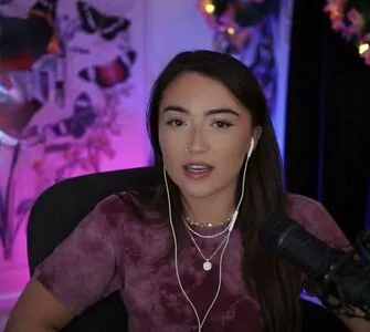 Skyytea OnlyFans Leaked Free Thumbnail Picture - #53g1roFaX4