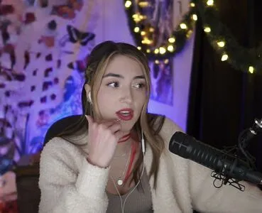 Skyytea OnlyFans Leaked Free Thumbnail Picture - #DSMkX3bkK1