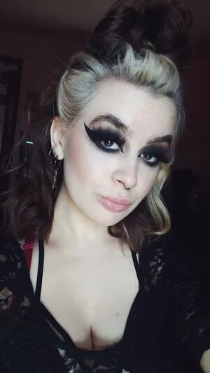 Slashleyreacts OnlyFans Leaked Free Thumbnail Picture - #2ClqrLYen9