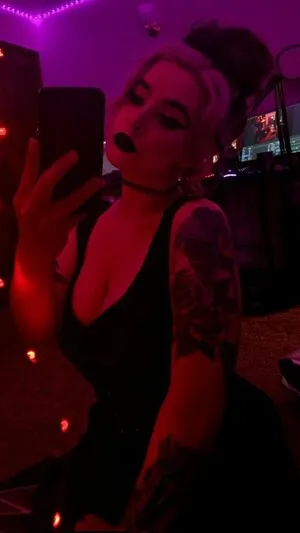 Slashleyreacts OnlyFans Leaked Free Thumbnail Picture - #geyxpTbYK5