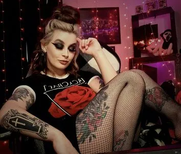 Slashleyreacts OnlyFans Leaked Free Thumbnail Picture - #pcziF7ebpJ