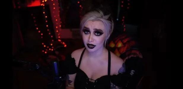 Slashleytv OnlyFans Leaked Free Thumbnail Picture - #DzeraZ5ljo