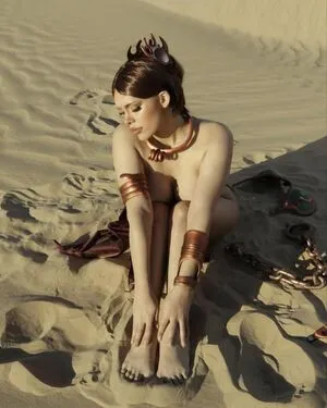 Slave Girl Leia Girls OnlyFans Leaked Free Thumbnail Picture - #FxIMpeuRlK