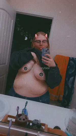 Sleepy Hneybee OnlyFans Leaked Free Thumbnail Picture - #JGj6Ez9gy1