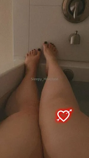 Sleepy Hneybee OnlyFans Leaked Free Thumbnail Picture - #k096zzAllW