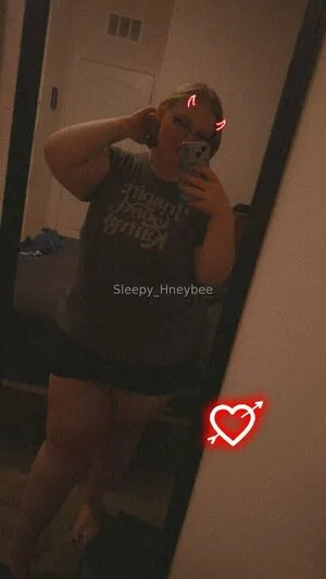 Sleepy Hneybee OnlyFans Leaked Free Thumbnail Picture - #mh20pxt7Of