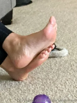 Slendersolesmom OnlyFans Leaked Free Thumbnail Picture - #NSyuJZYuge