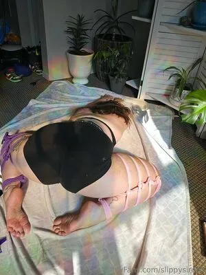 Slippysiren1 OnlyFans Leaked Free Thumbnail Picture - #UdUbUap0sF