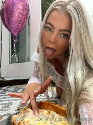 Smalblonde OnlyFans Leaked Free Thumbnail Picture - #WadtjsxFrm