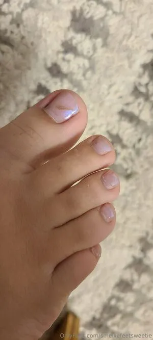 Smelliefeetsweetie OnlyFans Leaked Free Thumbnail Picture - #9isabfHaYE