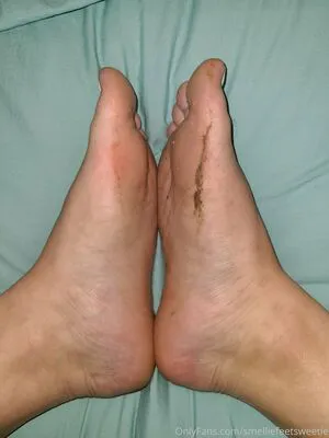 Smelliefeetsweetie OnlyFans Leaked Free Thumbnail Picture - #RM6aONSBaN