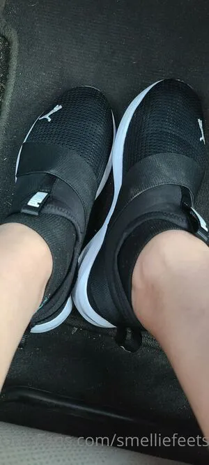 Smelliefeetsweetie OnlyFans Leaked Free Thumbnail Picture - #eZZj6D6oLo