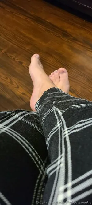 Smelliefeetsweetie OnlyFans Leaked Free Thumbnail Picture - #ihVrxoyjra