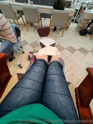 Smelliefeetsweetie OnlyFans Leaked Free Thumbnail Picture - #xSoiyD52qh