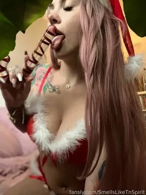 Smellsliketnspirit OnlyFans Leaked Free Thumbnail Picture - #vzAD772V9s
