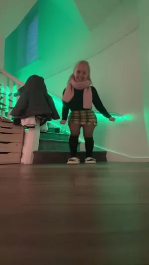 Smileydani158 OnlyFans Leaked Free Thumbnail Picture - #0xInXuU0AG