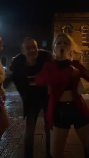 Smileydani158 OnlyFans Leaked Free Thumbnail Picture - #4xfs2es5hB