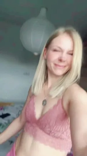 Smileydani158 OnlyFans Leaked Free Thumbnail Picture - #9V3azo9G18