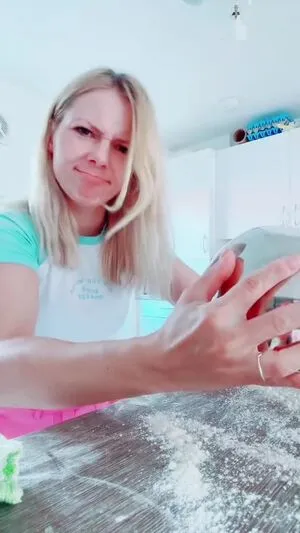 Smileydani158 OnlyFans Leaked Free Thumbnail Picture - #BdEQA5PaV1