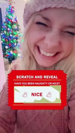 Smileydani158 OnlyFans Leaked Free Thumbnail Picture - #D10pT1he0x