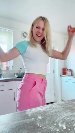 Smileydani158 OnlyFans Leaked Free Thumbnail Picture - #H4kuVejOTP