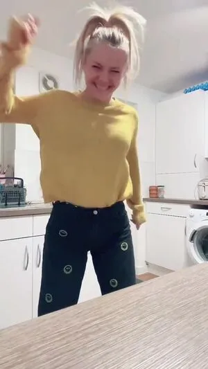 Smileydani158 OnlyFans Leaked Free Thumbnail Picture - #JLCT7Elc25