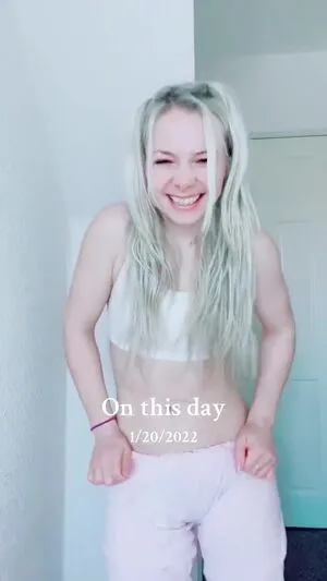 Smileydani158 OnlyFans Leaked Free Thumbnail Picture - #KXGDdx1MKx