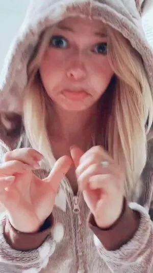 Smileydani158 OnlyFans Leaked Free Thumbnail Picture - #M0ByVGhv3r