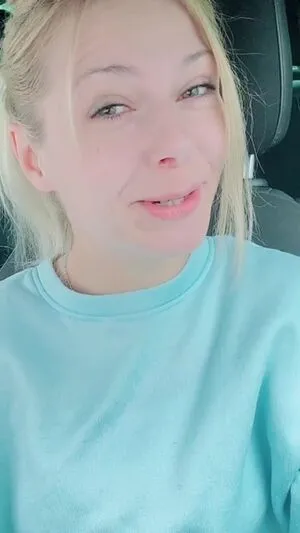 Smileydani158 OnlyFans Leaked Free Thumbnail Picture - #MDGTSlT3RX