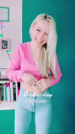 Smileydani158 OnlyFans Leaked Free Thumbnail Picture - #V4eit8seth